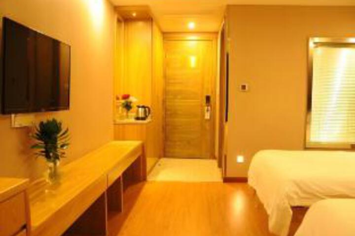 Room 13 of 13