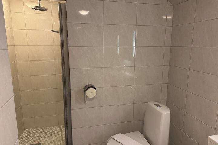 Room 144 of 209