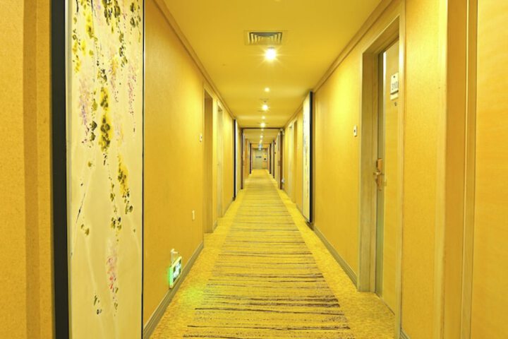 Ballroom/Hall 40 of 47