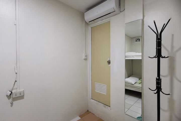Room 9 of 52