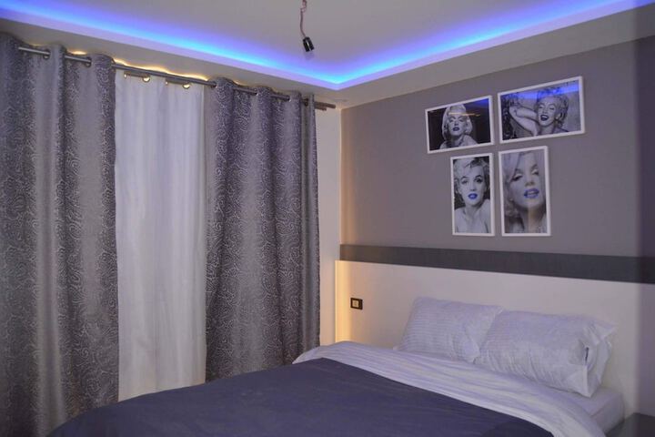 Room 2 of 34