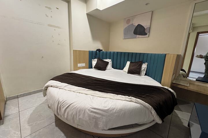 Room 32 of 55