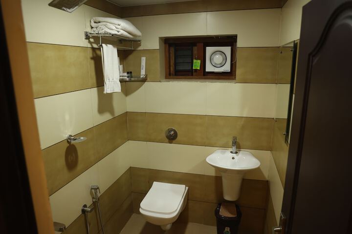 Room 46 of 63