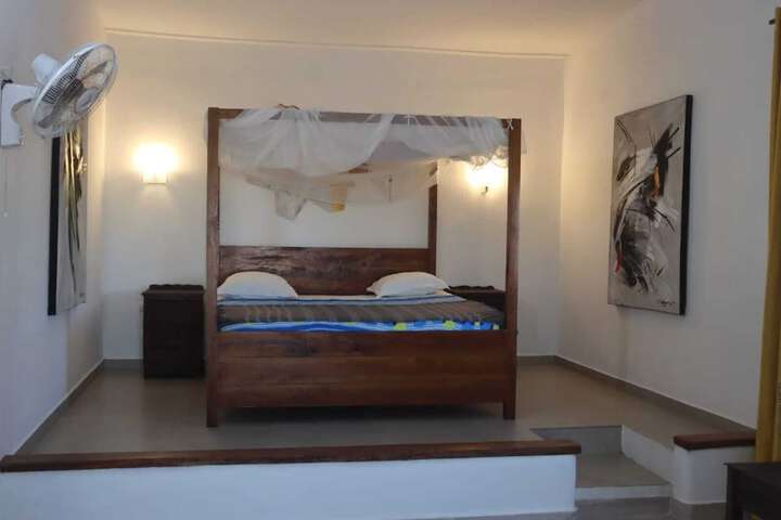 Room 3 of 16