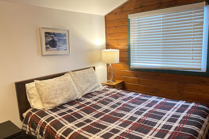 Room 4 of 52