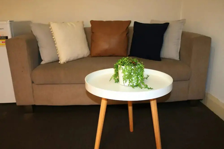 Room 10 of 11