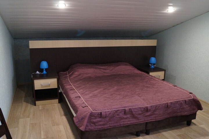 Room 24 of 48