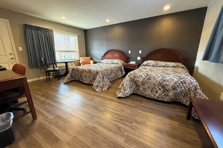 Room 14 of 65