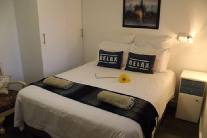 Room 4 of 10