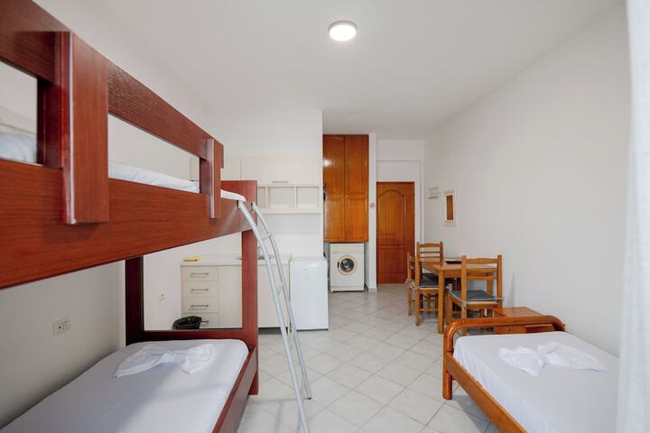 Room 34 of 81