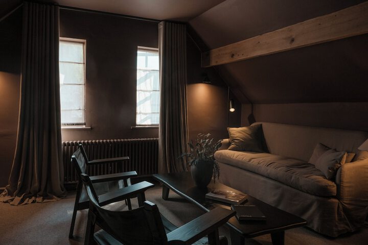 Room 4 of 30