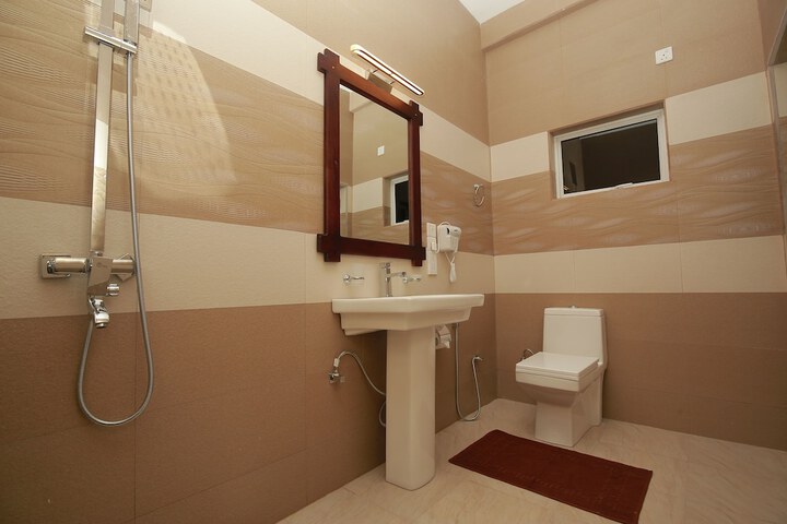 Room 28 of 48