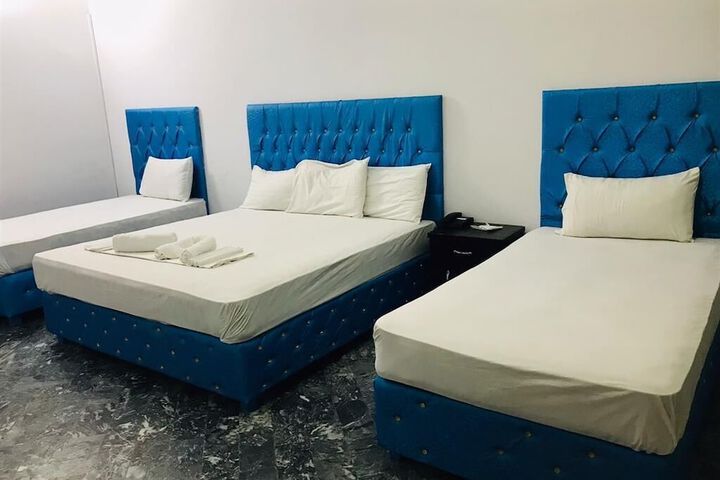 Room 6 of 7