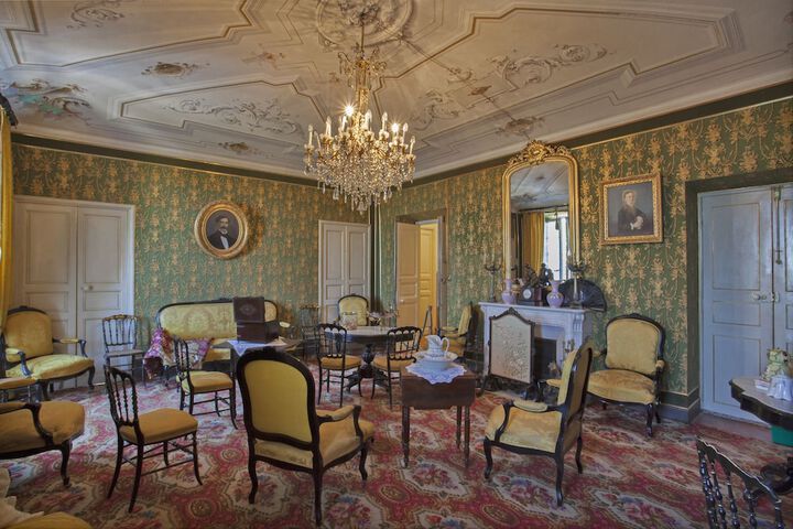 Room 25 of 77