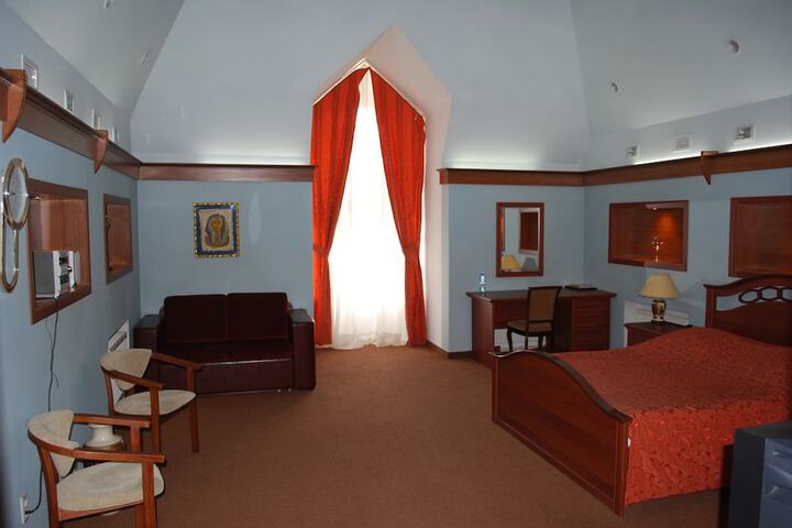 Room 12 of 50