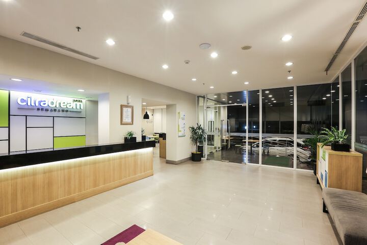 Hotel Lobby