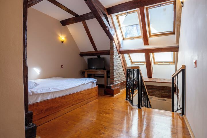 Room 41 of 74