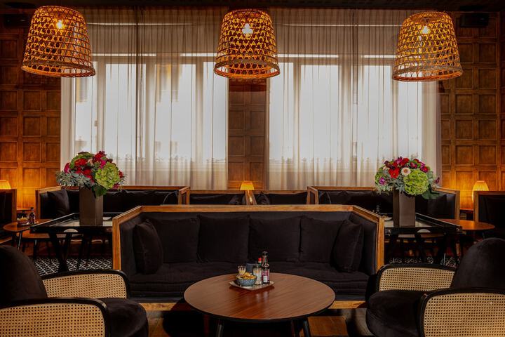 Lounge 119 of 131