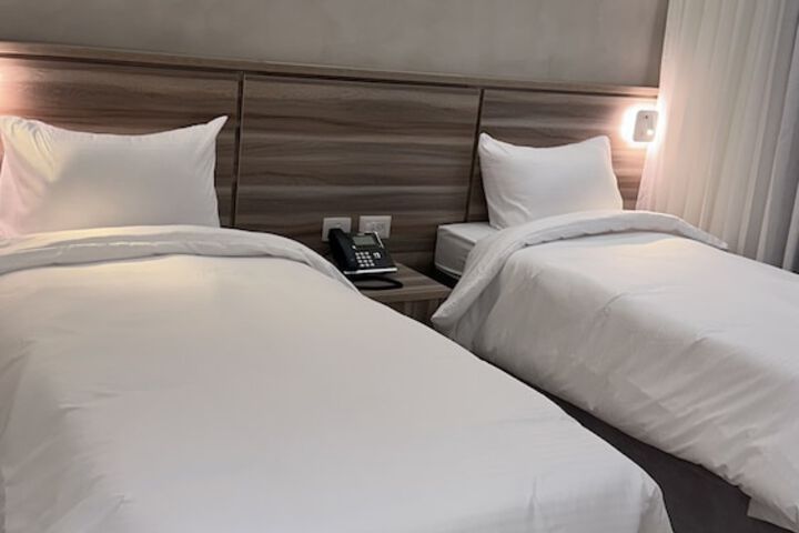 Room 6 of 19