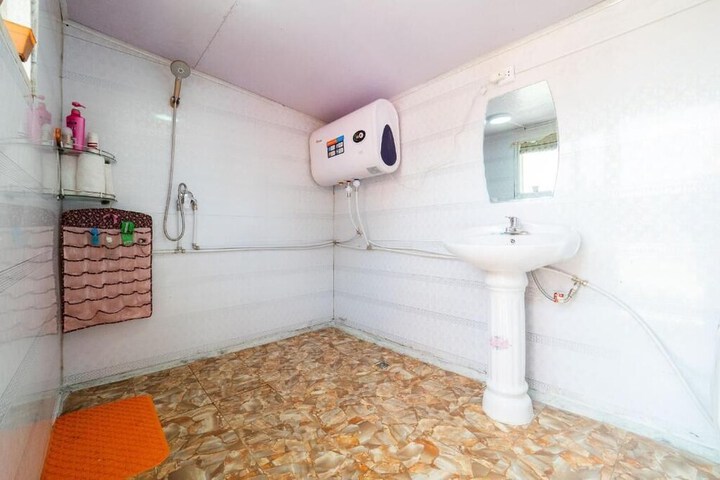 Room 19 of 37