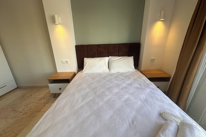 Room 19 of 171