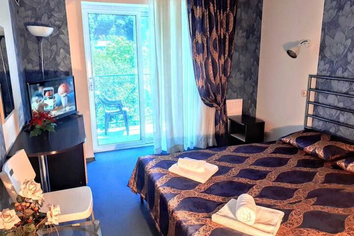 Room 4 of 24