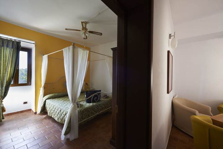 Room 3 of 31