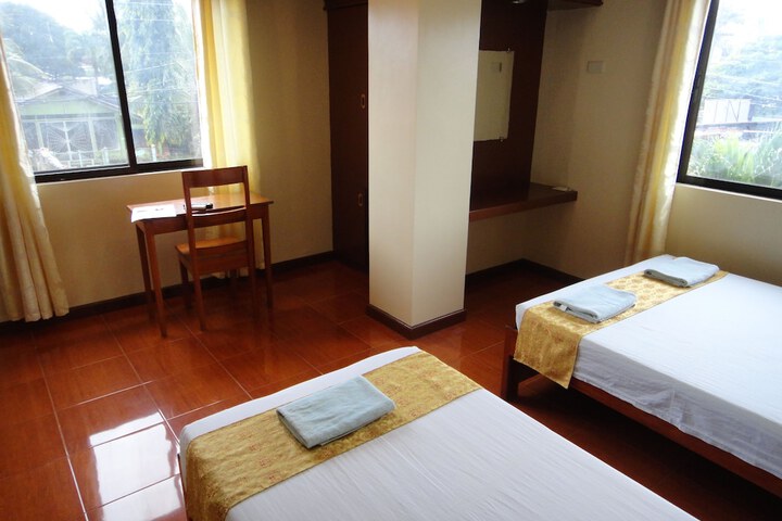 Room 21 of 38