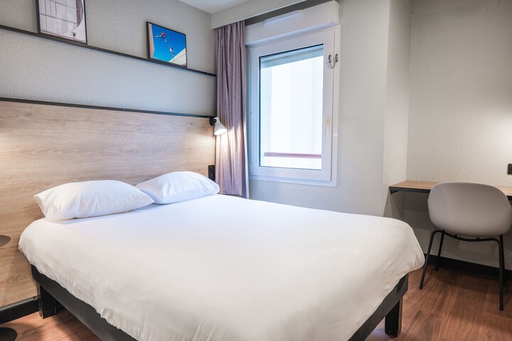 Room 10 of 47