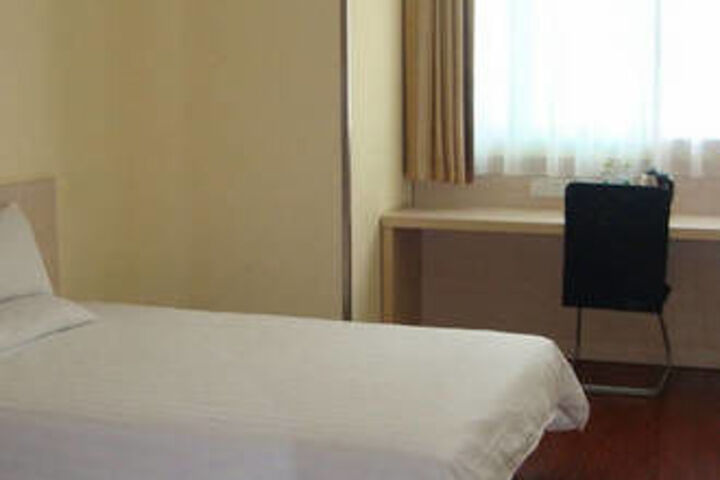 Room 13 of 61
