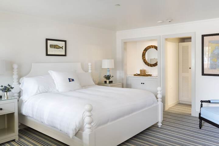 Signature Village Deluxe King Bed (1 of 15)