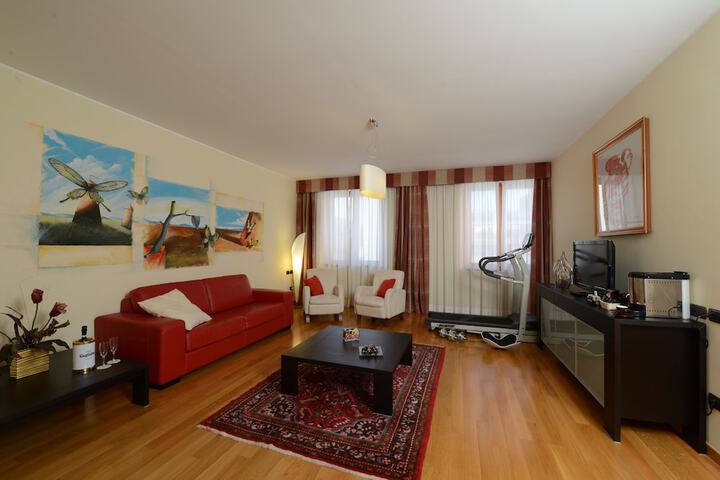 Room 7 of 15