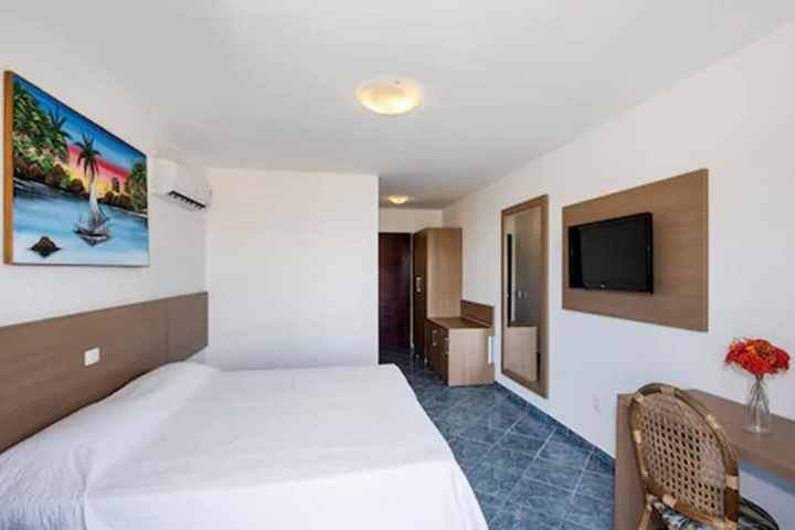 Room 16 of 84