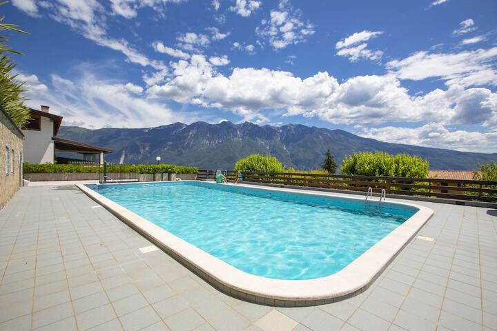 Pool 18 of 34