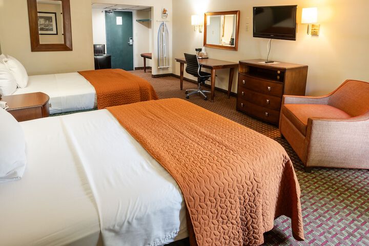 2 Double Beds (4 of 9)