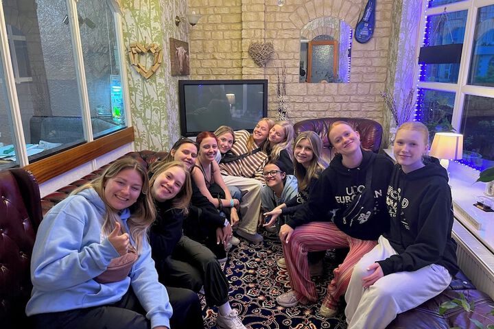 Room 9 of 18