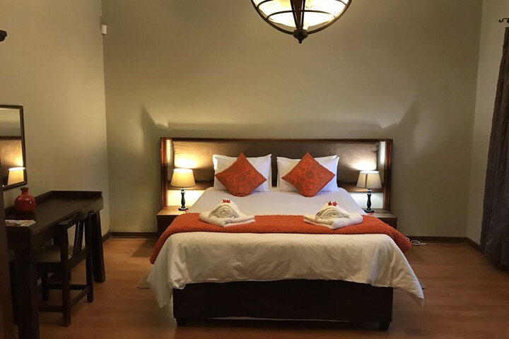 Room 9 of 90