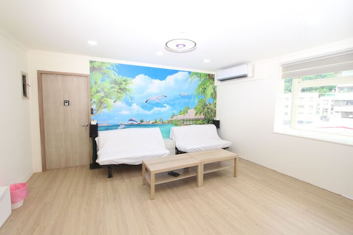 Room 187 of 246