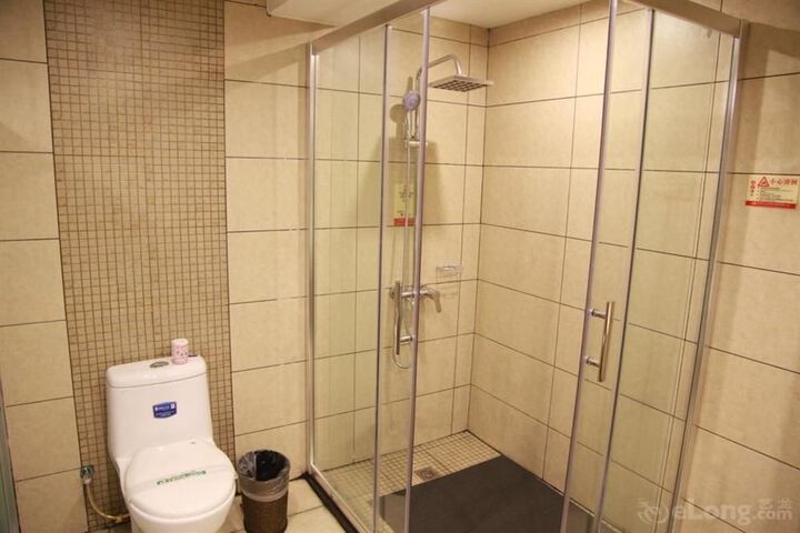 Room 4 of 30