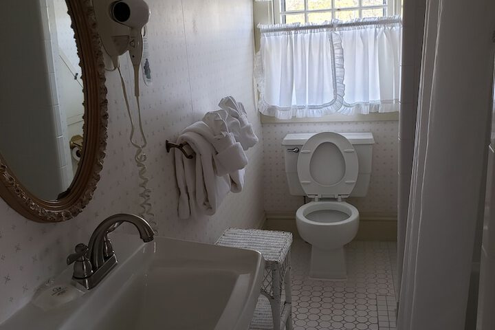 Room 62 of 100