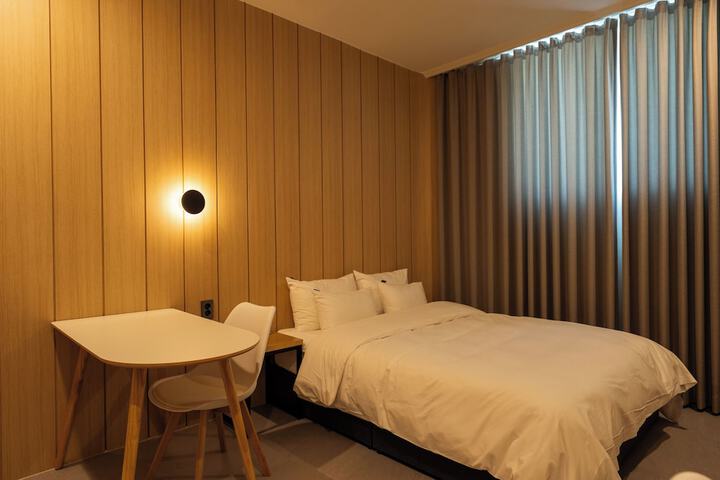 Room 11 of 80