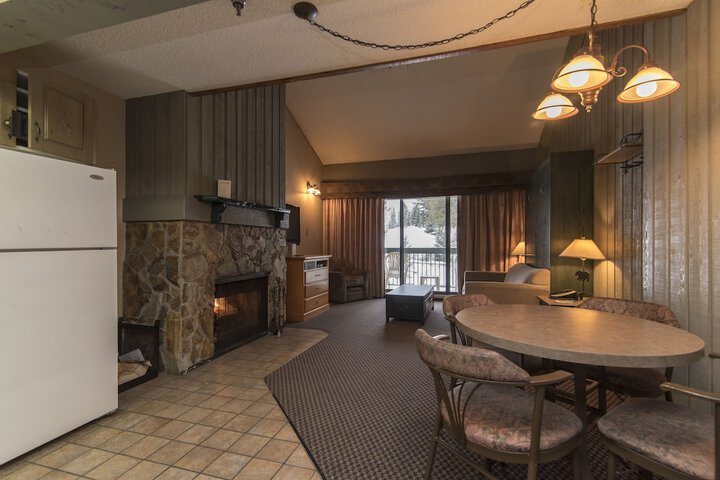 Room 8 of 36
