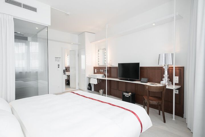 Room 18 of 113