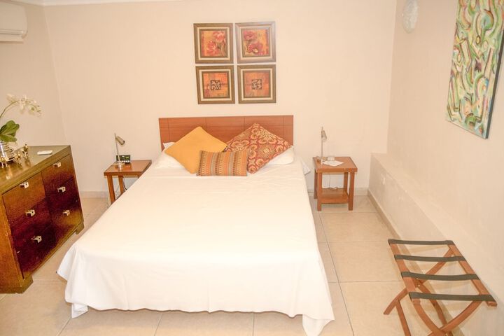 Room 9 of 36