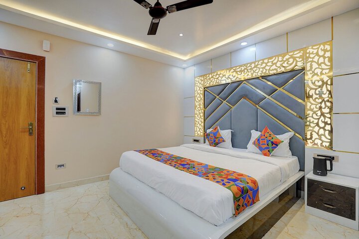 Room 32 of 43