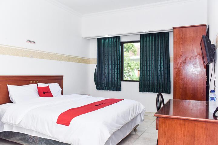 Room 14 of 19