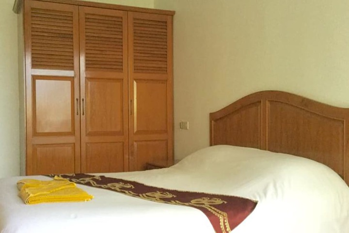 Room 5 of 37