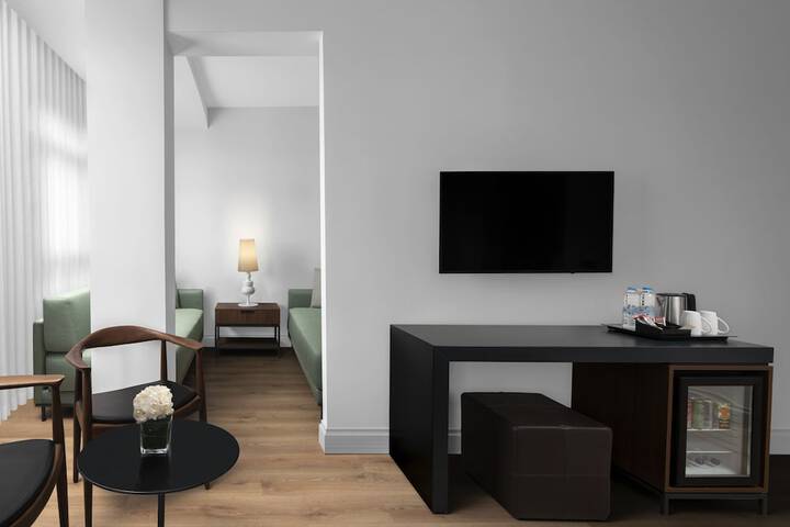 Room 25 of 79