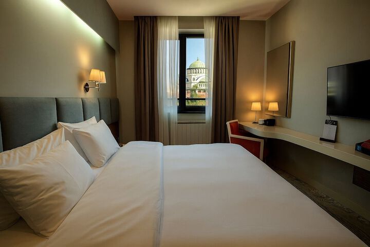 Room 34 of 74