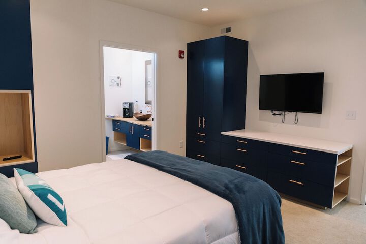 Room 6 of 17